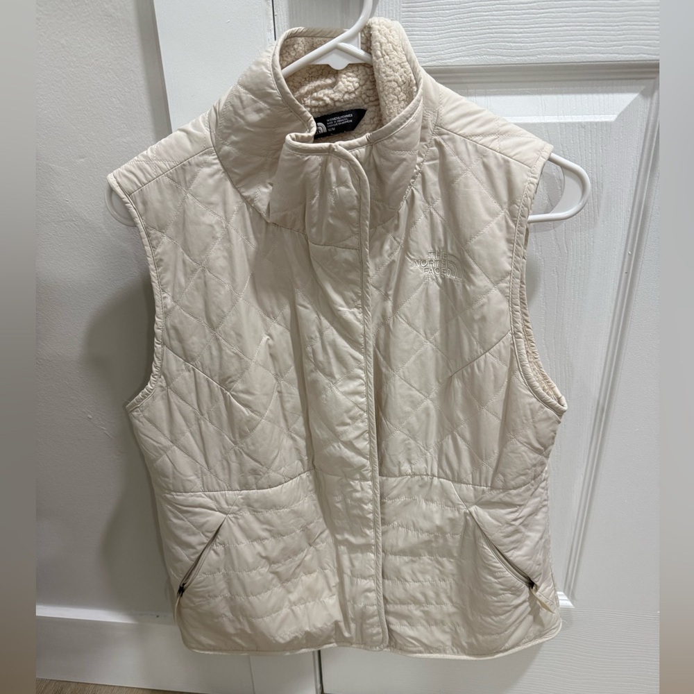 The North Face sherpa lined puffer vest sz M